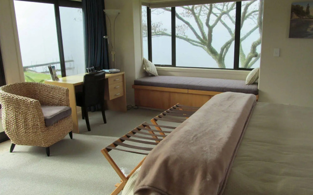 Nicara Lakeside Lodge