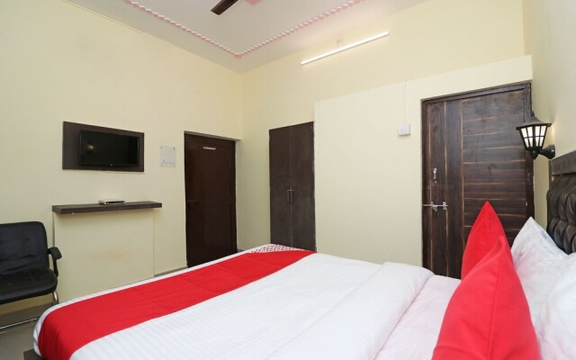 Sandhya Guest House by OYO Rooms