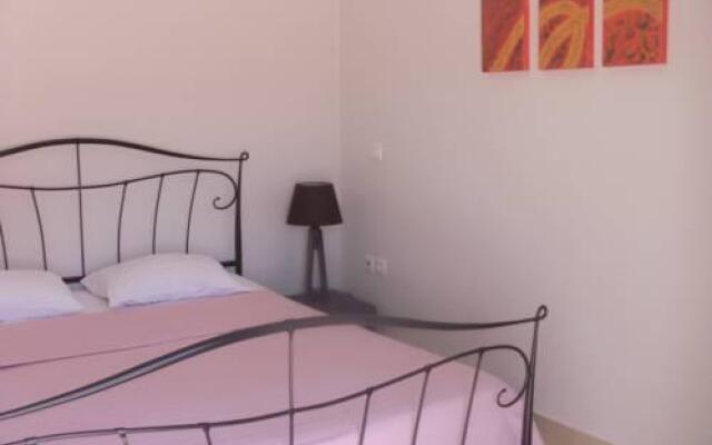 Afroessa Studios & Apartments