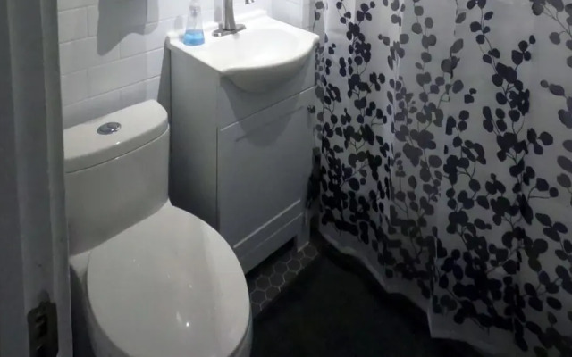 1 bedroom, Allen Street