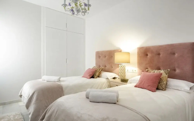 Beutiful & Spacious 3Bd Apartm in Prime Location. Recogidas
