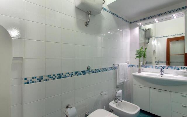 Comfy Apt 4 sleeps right in the centre