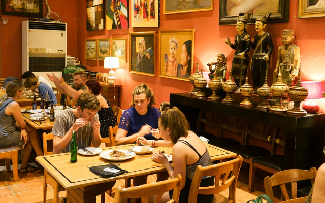 Villa Cha Cha Banglumphu