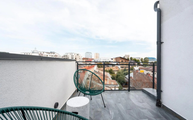 Sunflower- Designer 2R apartment near Piata Unirii with circular terrace