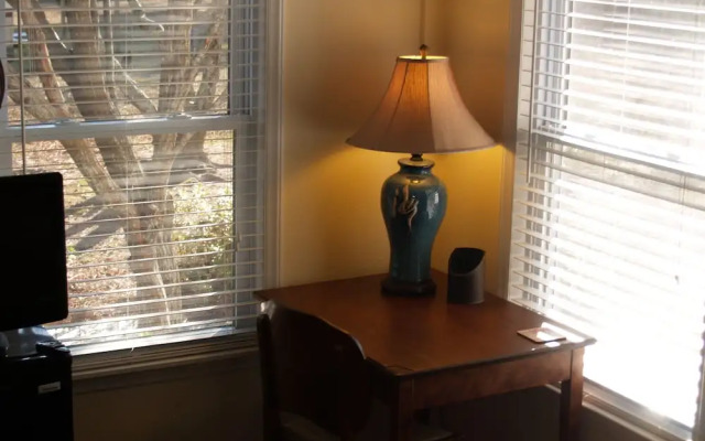 The White House on Freedom Way