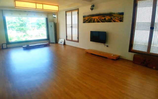 Andong Autumn Fresh Pension