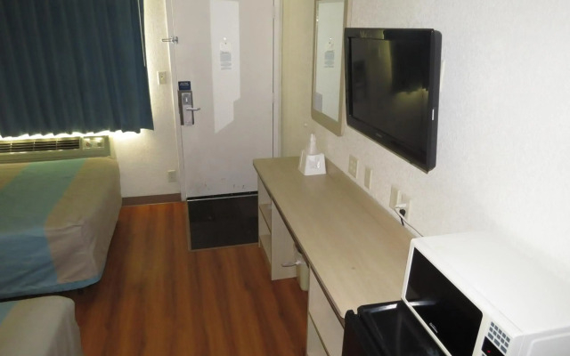 Motel 6 Mitchell, SD