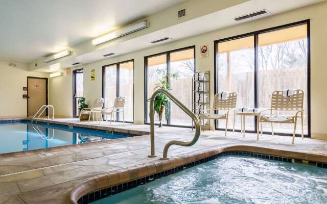 Quality Inn & Suites Manhattan