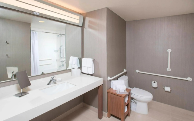 Courtyard by Marriott Redwood City