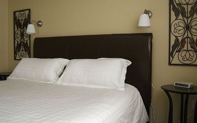 A Downtown Victoria Ocean View Bed and Breakfast