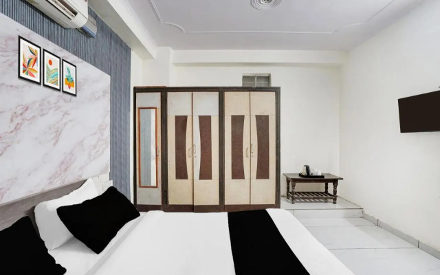 OYO 26462 Hotel Yatrik