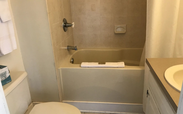 Inn at Millrace Pond