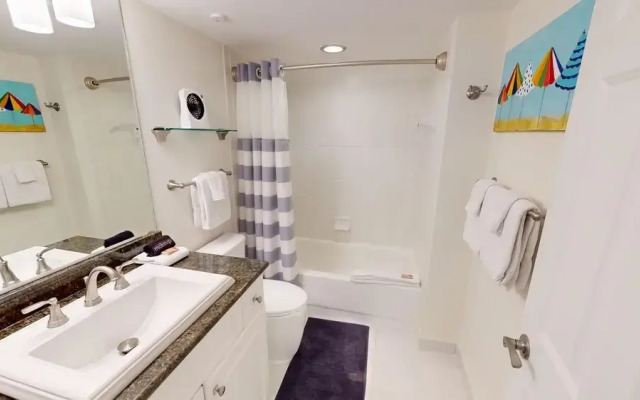Inlet Reef 609 4 Bedroom Condo by RedAwning