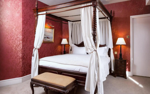 Angel Hotel
