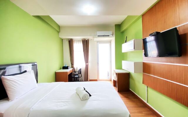 Modern Studio Room at Oxford Jatinangor Apartment