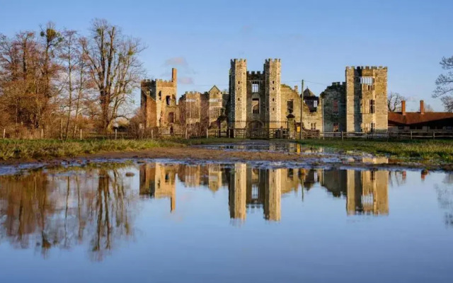 Stunning Apartment Opposite Cowdray Ruins in Heart of Midhurst