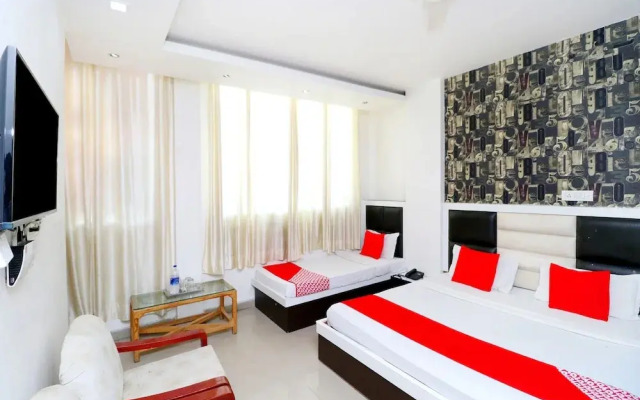 Hotel Plazza by OYO Rooms