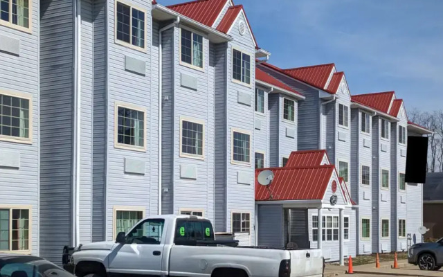 St Clair Inn and Suites