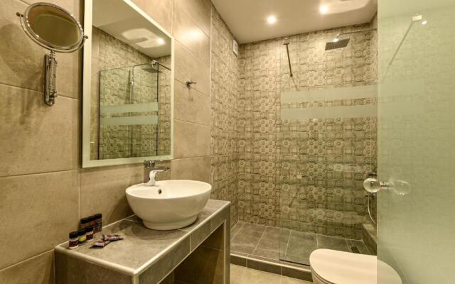 Sunny Luxury Suite Grey