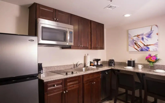 Comfort Inn & Suites At Copeland Tower