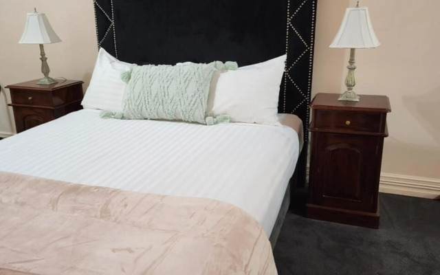 The Macquarie Hotel