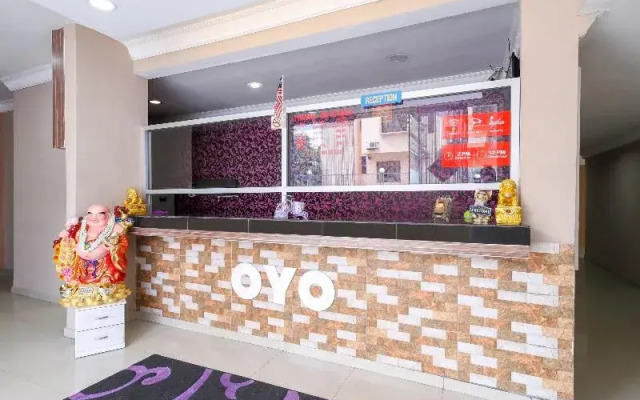 OYO 1157 PD Hotel