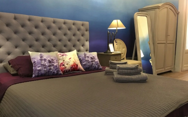 Standard Apartment by Hi5 - FehÃ©rahajÃ³