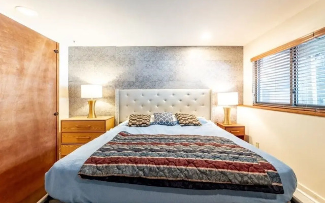 Telemark 5 4 Bedroom Condo by RedAwning