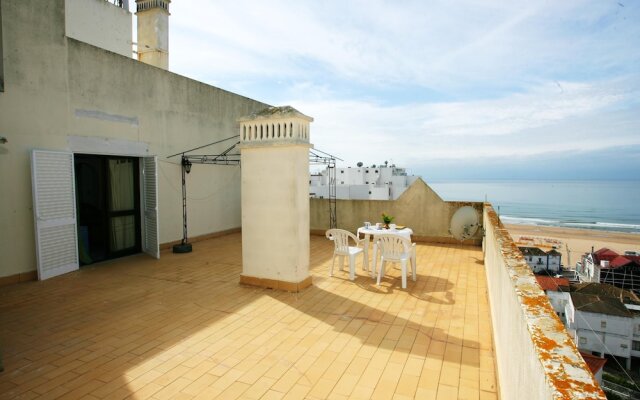 Apartment With one Bedroom in Portimão, With Wonderful sea View, Shared Pool and Terrace
