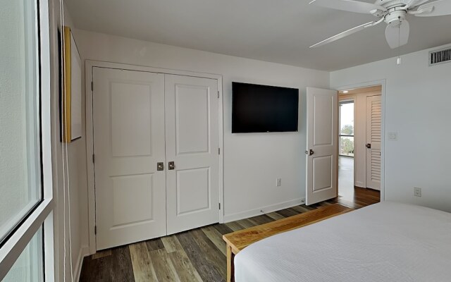 Shoreline Towers by Southern Vacation Rentals