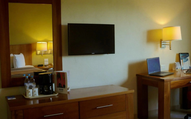 Comfort Inn Puerto Vallarta Golfside & Marina