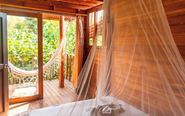 The Mompe Hostal Beach