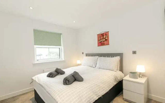 Cosy 3 Bedroom Home  Bicester Village