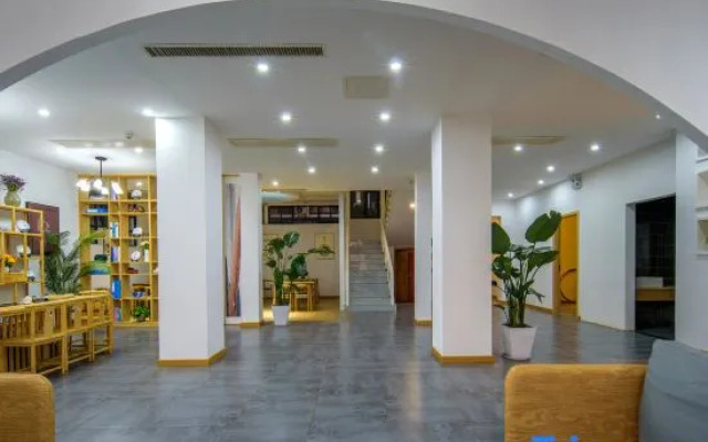 Dali erhai Sixiang Qingyi Seaview Inn