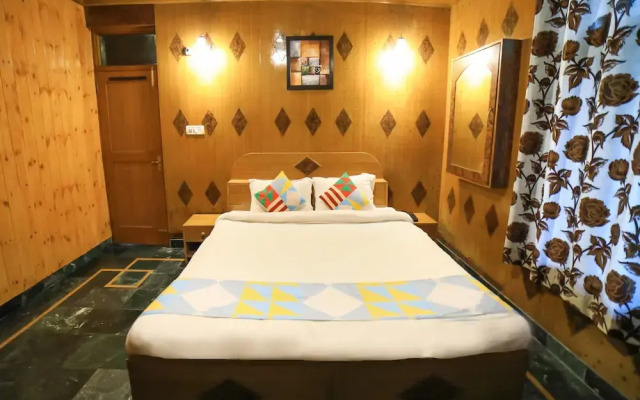 OYO 16368 Home Apple View Premium Studio Shanag