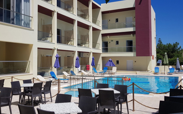 Alexandros Hotel