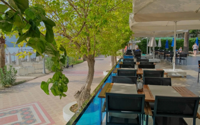 Sunrise Hotel