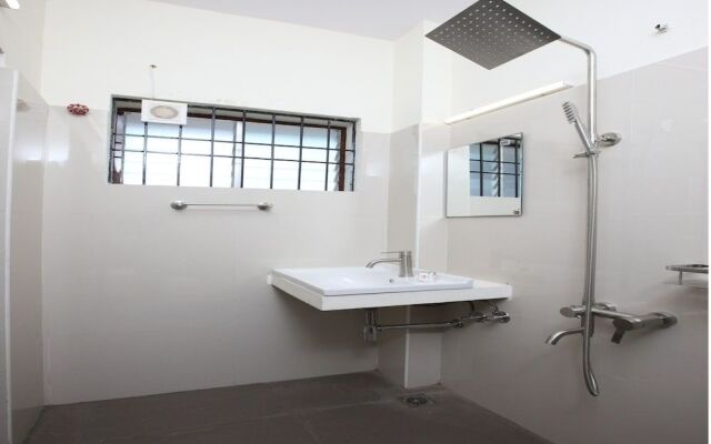 OYO 11433 Kishore Inn