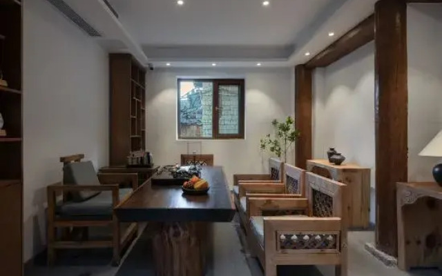 Niujia Courtyard Designer Meisu (Lijiang Ancient City Dashuiche)