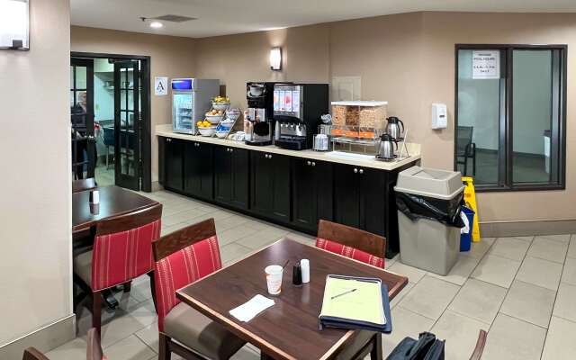 Comfort Inn & Suites Surprise Near Sun City West