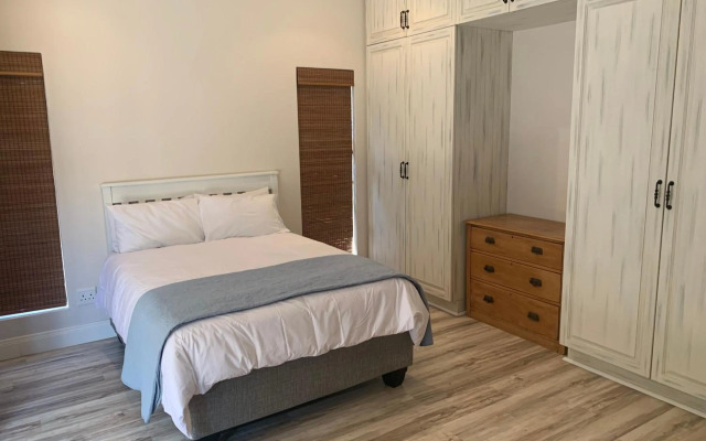 6 Bedroom Tuscan Styled Home in Umdloti Beach