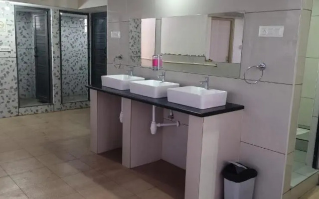 V R S Deluxe Dormitory