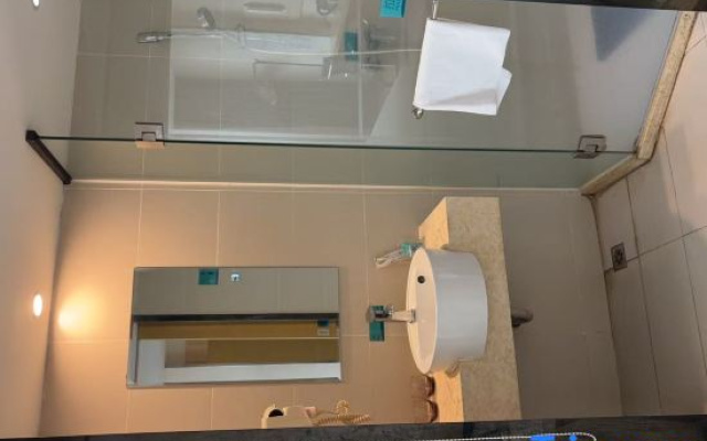 Minyi Express Hotel (Yangjiang Baili Plaza) – Bathroom – Yangjiang