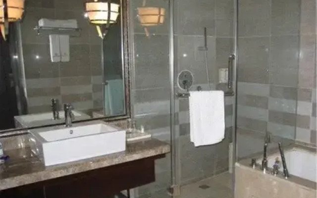 Qingdao Dubai Holiday Business Hotel