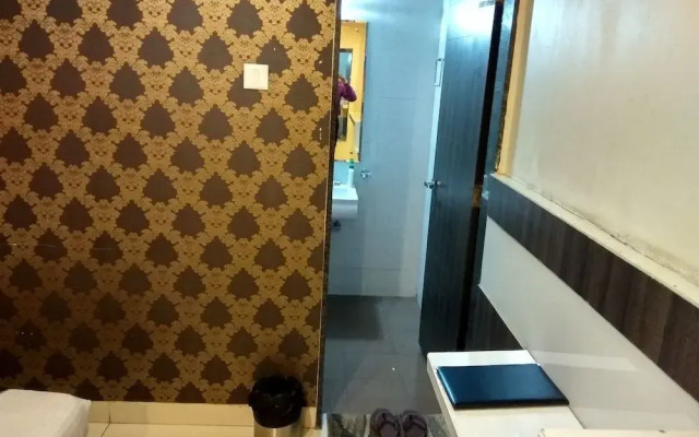 JK Rooms 121 Hotel Shaheen International