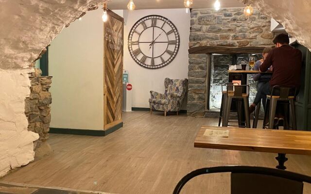 Golden Fleece Inn Tremadog