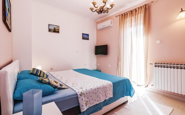 Amazing Home in Zadar With Sauna, Wifi and Outdoor Swimming Pool