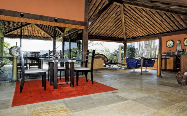 Cliffside Luxury Inn