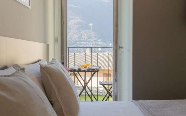 Pozzo Vertical Apartment With Garden and Parking