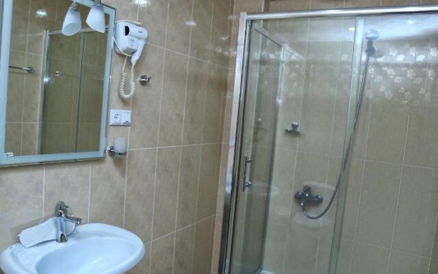 Lara Hotel